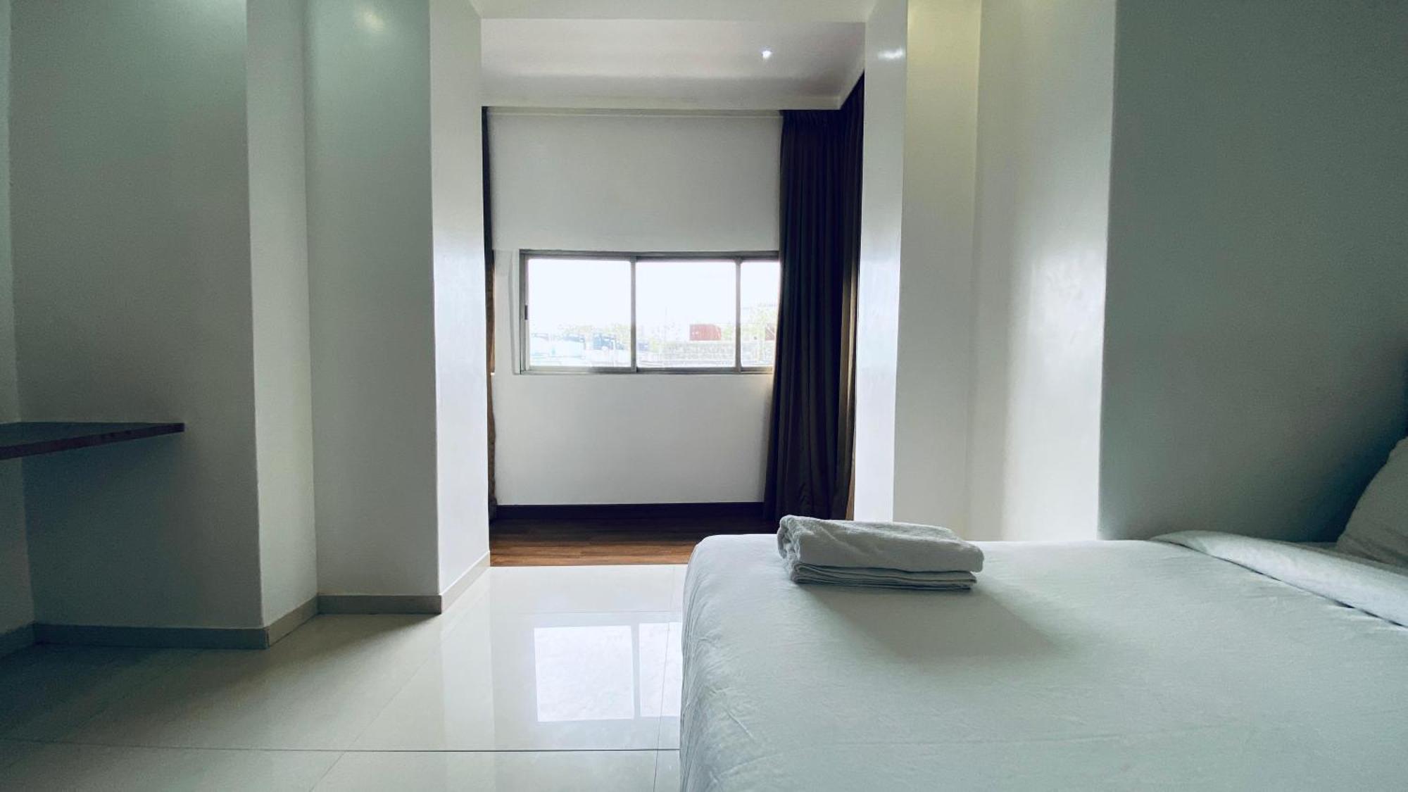 Palm Breeze Hotel - Colaba Bombay Eksteriør billede