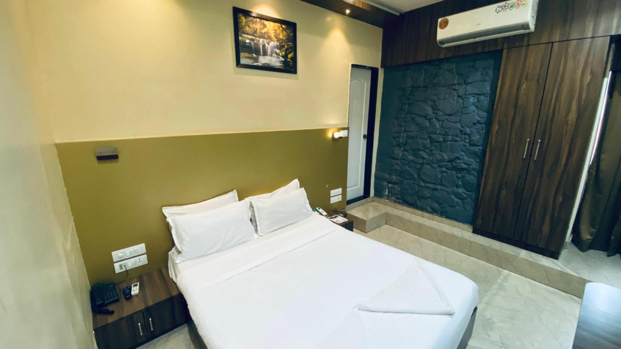 Palm Breeze Hotel - Colaba Bombay Eksteriør billede